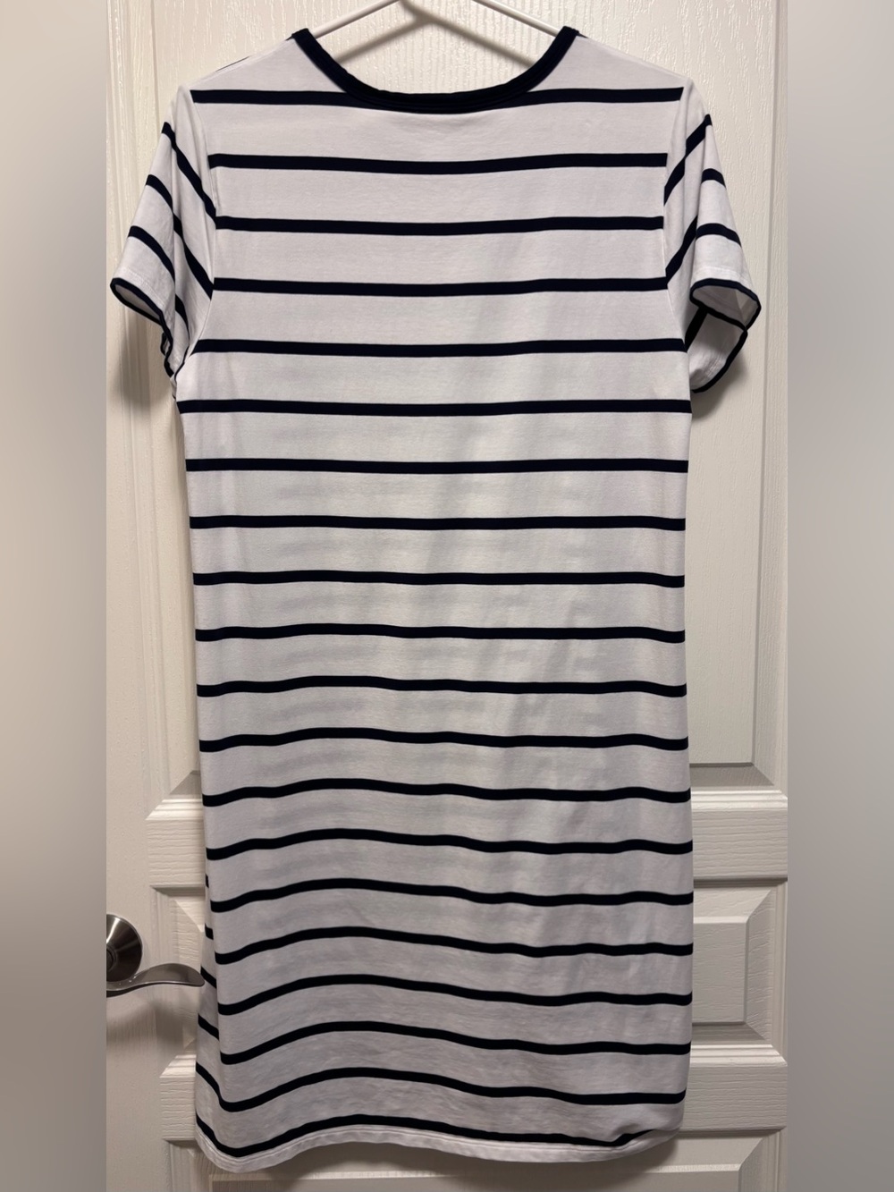 Athleta striped lightweight t-shirt dress Sz M white blue stripe short sleeves